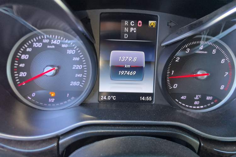 Used Mercedes-Benz V-Class 2017 V 260 L Prestige Extended Edition Odometer Close Up