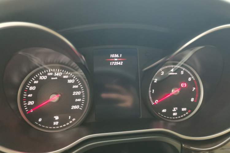 Used Mercedes-Benz V-Class 2017 V 260 Prestige Edition Odometer Close Up