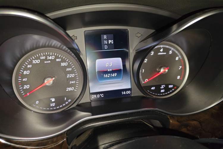 Used Mercedes-Benz V-Class 2017 V 260 L Prestige Extended Edition Odometer Close Up