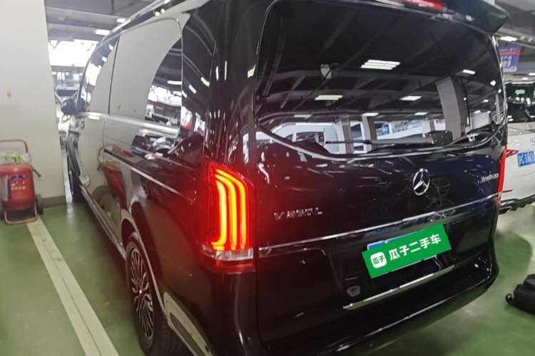 Used Mercedes-Benz V-Class 2017 V 260 L Prestige Extended Edition Rear Left 45 Deg
