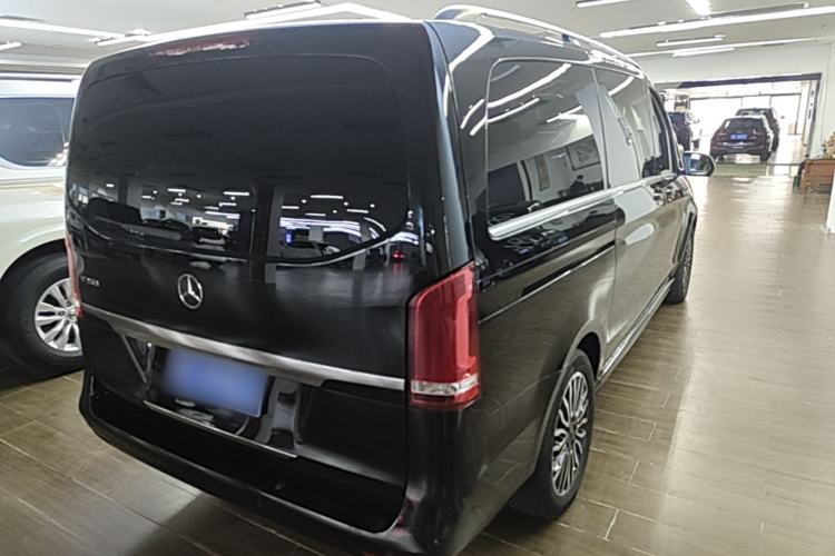 Used Mercedes-Benz V-Class 2017 V 260 Prestige Edition Rear Right 45 Deg