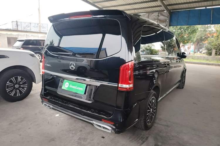 Used Mercedes-Benz V-Class 2017 V 260 L Prestige Extended Edition Rear Right 45 Deg