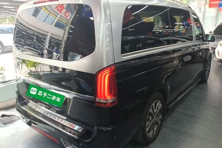Used Mercedes-Benz V-Class 2017 V 260 Avantgarde Edition Rear Right 45 Deg
