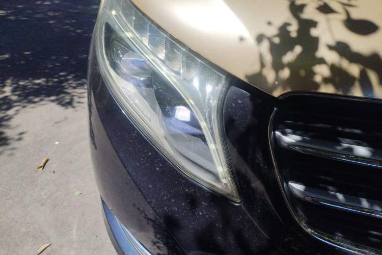 Used Mercedes-Benz V-Class 2017 V 260 Prestige Edition Right Front Headlight
