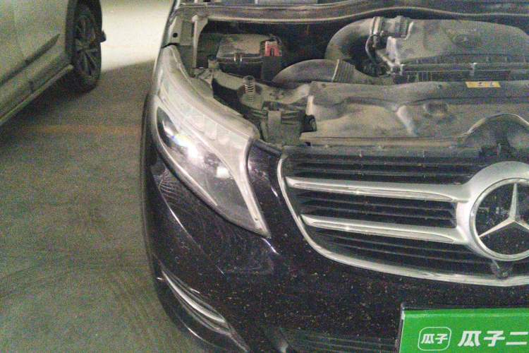 Used Mercedes-Benz V-Class 2017 V 260 L Prestige Extended Edition Right Front Headlight