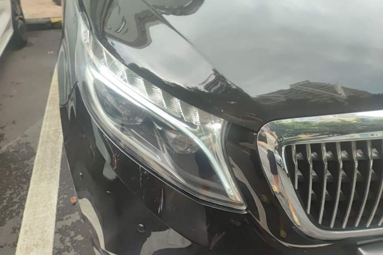 Used Mercedes-Benz V-Class  Right Front Headlight