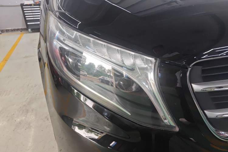 Used Mercedes-Benz V-Class  Right Front Headlight