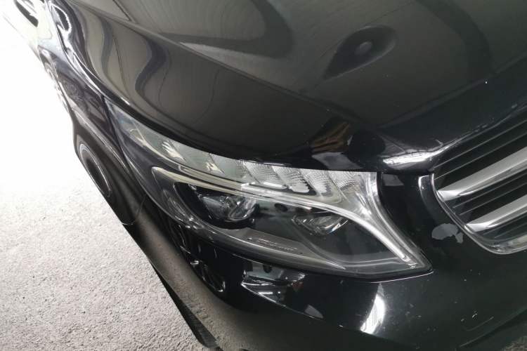 Used Mercedes-Benz V-Class 2017 V 260 L Prestige Extended Edition Right Front Headlight