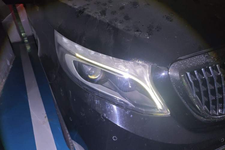 Used Mercedes-Benz V-Class  Right Front Headlight