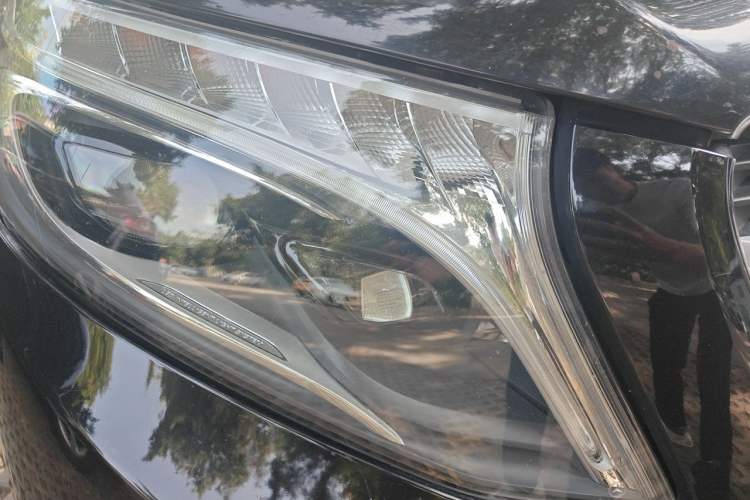 Used Mercedes-Benz V-Class 2017 V 260 Prestige Edition Right Front Headlight