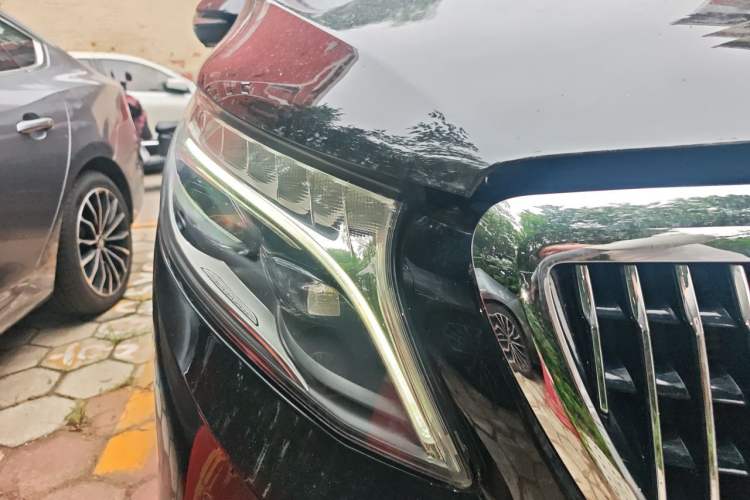 Used Mercedes-Benz V-Class 2017 V 260 L Prestige Extended Edition Right Front Headlight