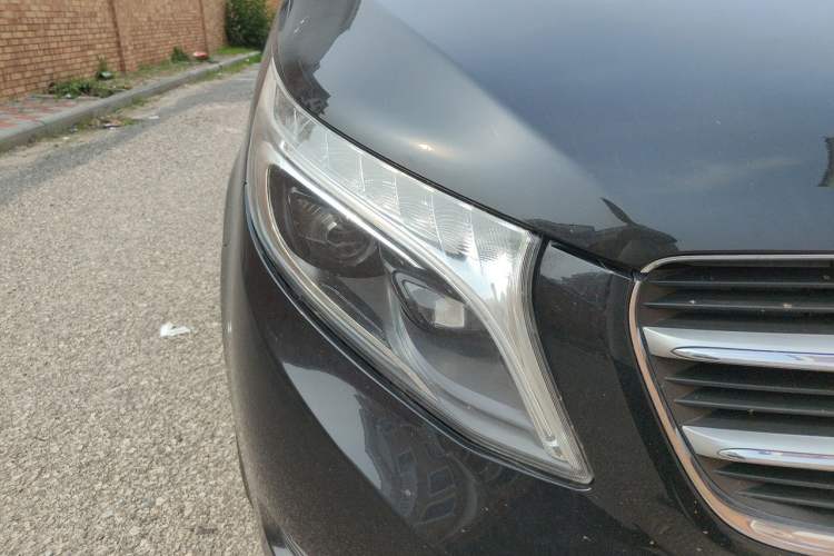 Used Mercedes-Benz V-Class  Right Front Headlight