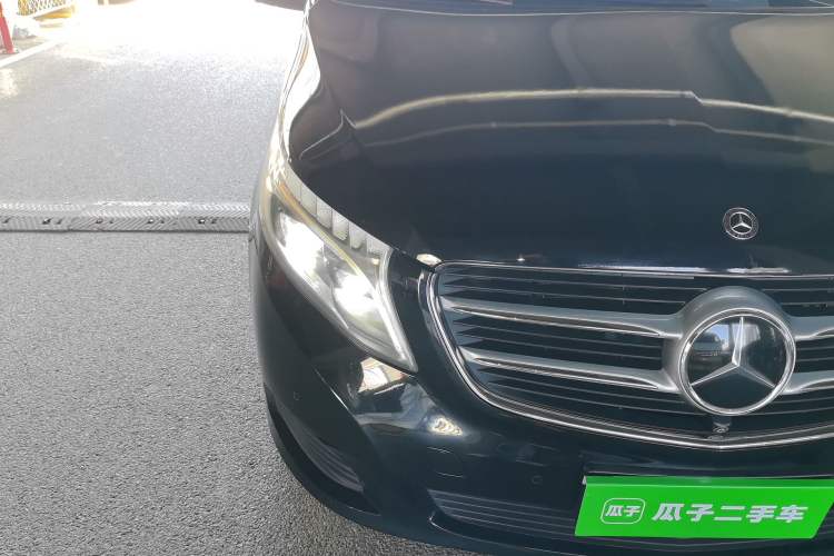Used Mercedes-Benz V-Class 2017 V 260 L Prestige Extended Edition Right Front Headlight