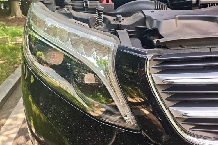 Used Mercedes-Benz V-Class 2017 V250 2.0T Base Model Right Front Headlight
