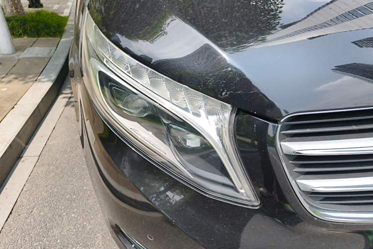 Used Mercedes-Benz V-Class 2017 V 260 L Prestige Extended Edition Right Front Headlight