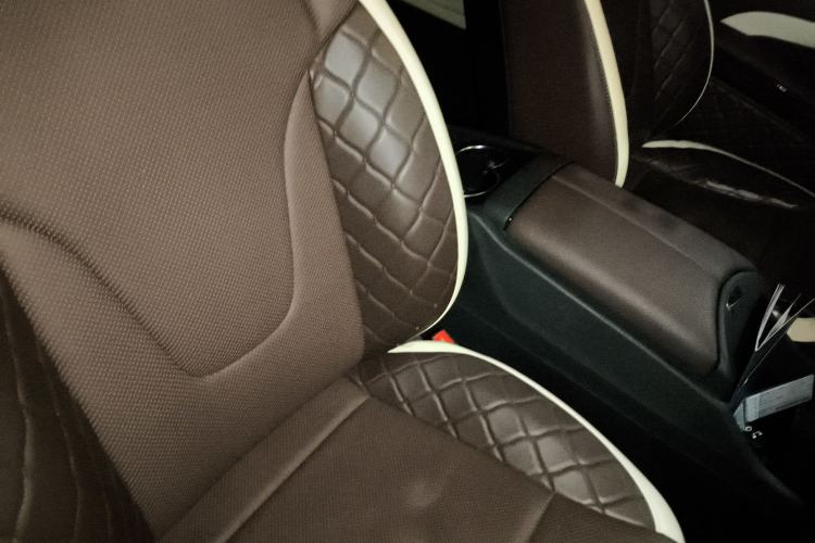Used Mercedes-Benz V-Class 2017 2.0T Basic Extended Middle East Right Front Seat