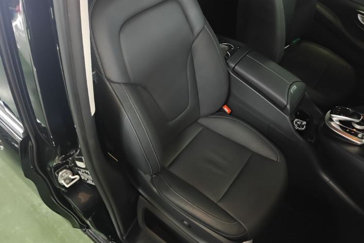 Used Mercedes-Benz V-Class 2017 V 260 L Prestige Extended Edition Right Front Seat