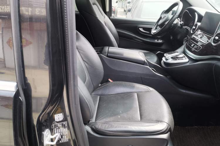 Used Mercedes-Benz V-Class 2017 V 260 Prestige Edition Right Front Seat