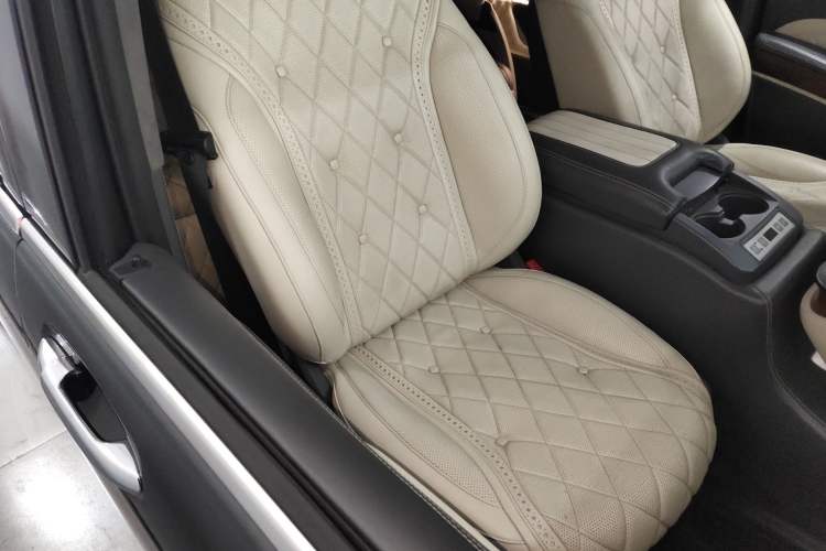 Used Mercedes-Benz V-Class 2017 V250 2.0T U.S. Spec Right Front Seat