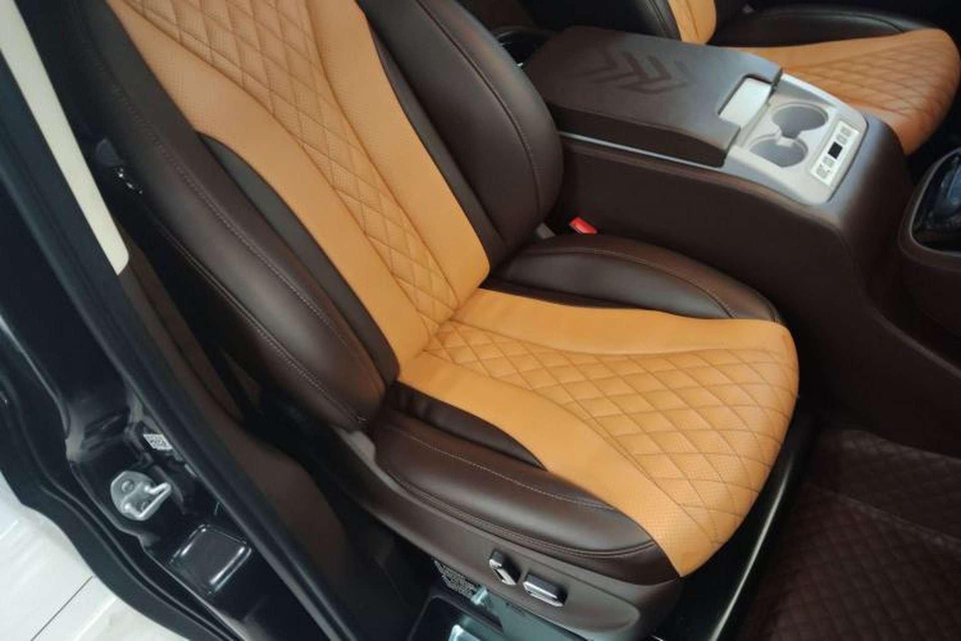 Used Mercedes-Benz V-Class 2017 V250 2.0T U.S. Spec Right Front Seat