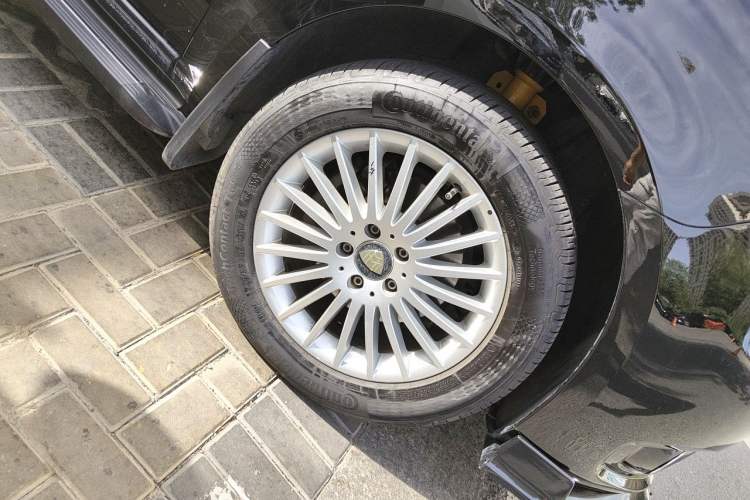 Used Mercedes-Benz V-Class  Right Front Wheel Hub