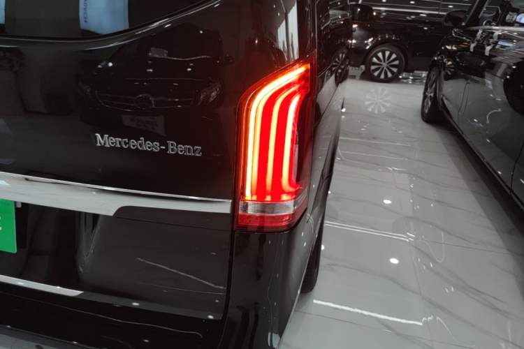 Used Mercedes-Benz V-Class 2017 V 260 L Prestige Extended Edition Right Rear Taillight