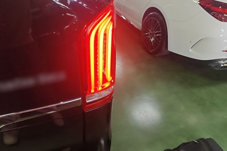 Used Mercedes-Benz V-Class 2017 V 260 L Prestige Extended Edition Right Rear Taillight