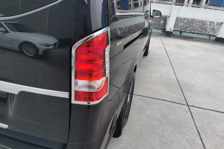 Used Mercedes-Benz V-Class 2017 V250 2.0T U.S. Spec Right Rear Taillight