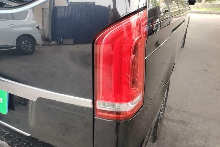 Used Mercedes-Benz V-Class 2017 V 260 L Prestige Extended Edition Right Rear Taillight