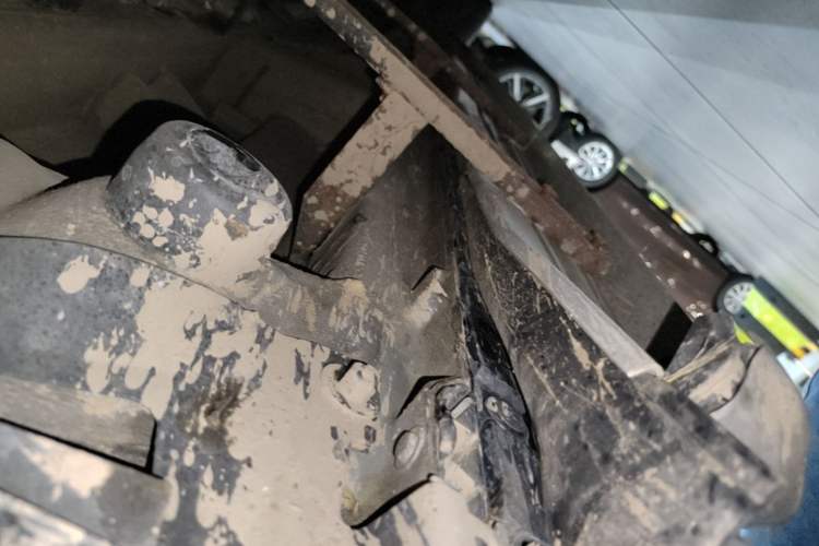 Used Mercedes-Benz V-Class 2017 V 260 L Prestige Extended Edition Right Side Sill