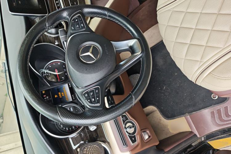Used Mercedes-Benz V-Class 2017 V 260 Avantgarde Edition Steering Wheel