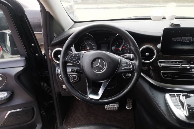 Used Mercedes-Benz V-Class 2017 V 260 Prestige Edition Steering Wheel
