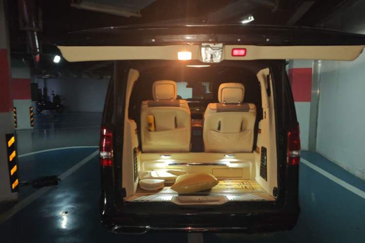 Used Mercedes-Benz V-Class  Trunk
