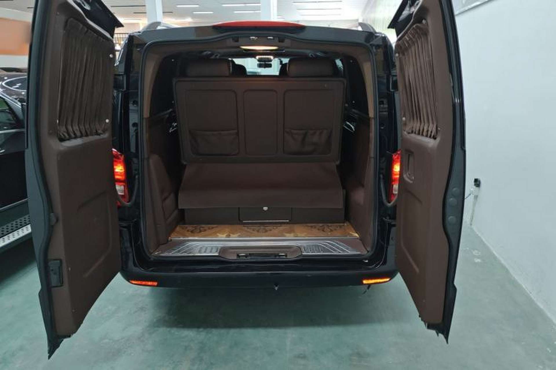 Used Mercedes-Benz V-Class  Trunk
