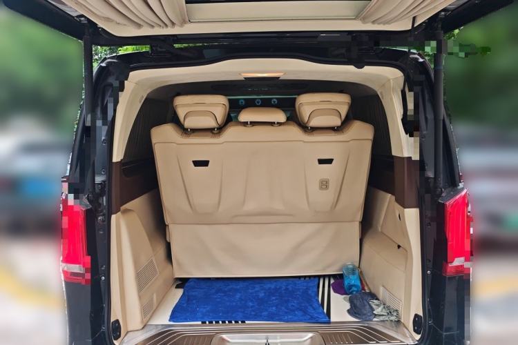 Used Mercedes-Benz V-Class 2017 V 260 L Prestige Extended Edition Trunk