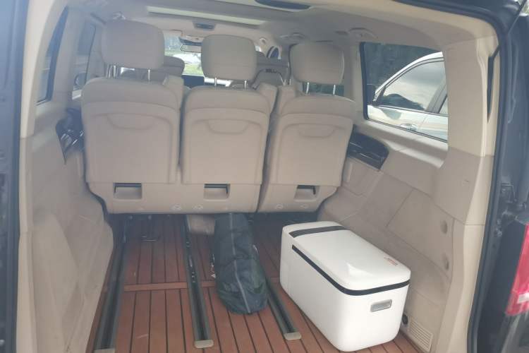 Used Mercedes-Benz V-Class 2017 V 260 Prestige Edition Trunk