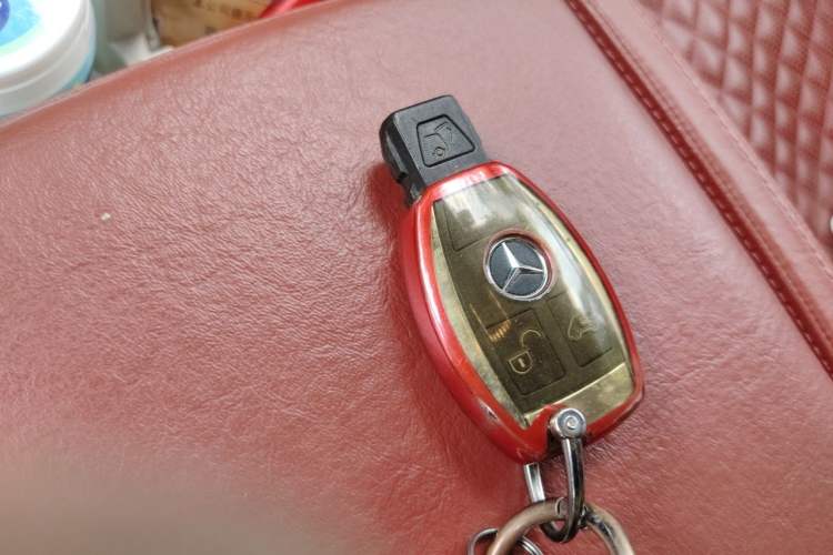 Used Mercedes-Benz V-Class 2017 V 260 L Prestige Extended Edition Vehicle Key