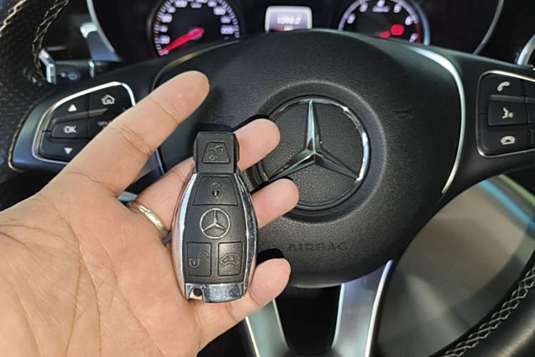 Used Mercedes-Benz V-Class 2017 V 260 Prestige Edition Vehicle Key