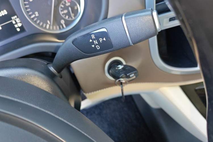 Used Mercedes-Benz V-Class  Vehicle Key