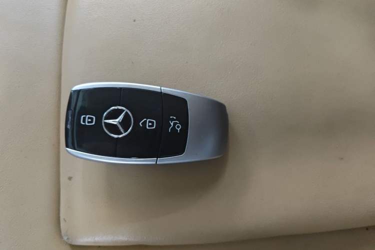 Used Mercedes-Benz V-Class  Vehicle Key