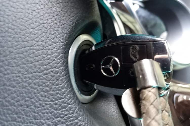 Used Mercedes-Benz V-Class 2017 V 260 L Prestige Extended Edition Vehicle Key