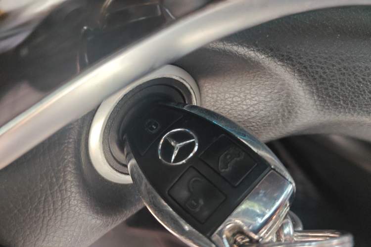Used Mercedes-Benz V-Class 2017 V 260 Prestige Edition Vehicle Key