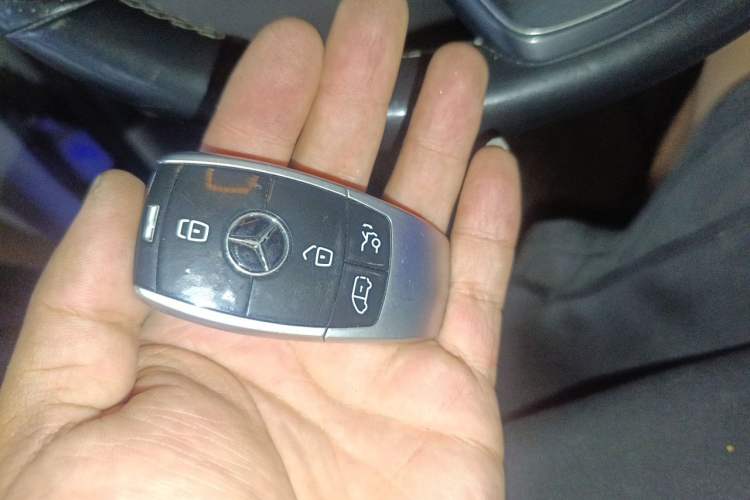 Used Mercedes-Benz V-Class 2017 V 260 Avantgarde Edition Vehicle Key