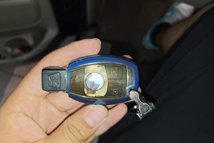Used Mercedes-Benz V-Class 2017 V 260 Avantgarde Edition Vehicle Key