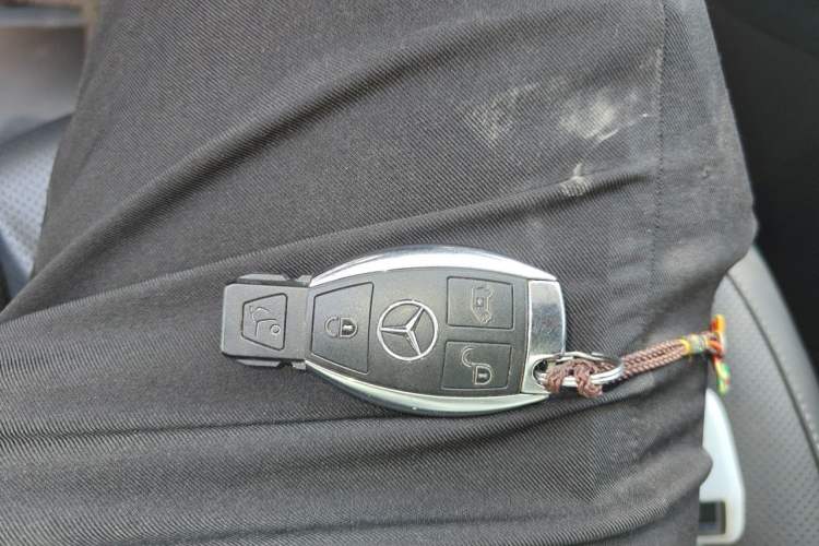 Used Mercedes-Benz V-Class 2017 V 260 L Prestige Extended Edition Vehicle Key