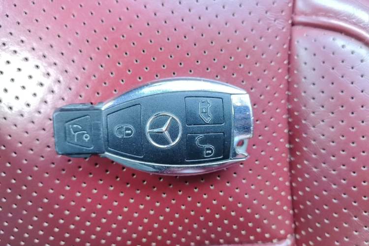 Used Mercedes-Benz V-Class 2017 V 260 L Prestige Extended Edition Vehicle Key