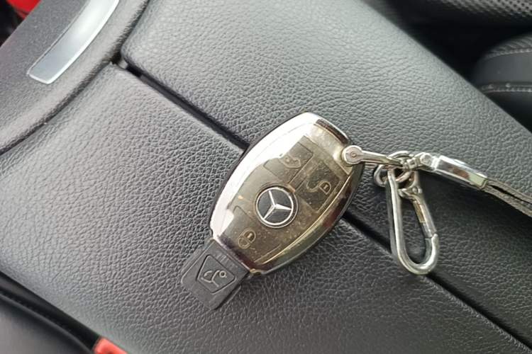 Used Mercedes-Benz V-Class 2017 V 260 L Prestige Extended Edition Vehicle Key