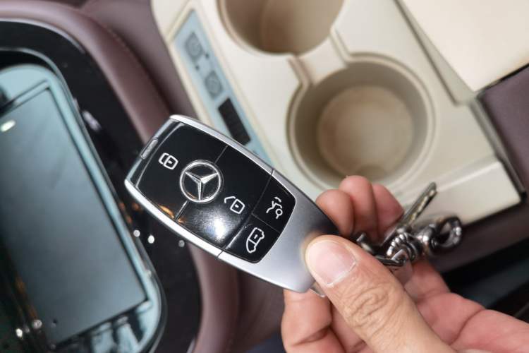 Used Mercedes-Benz V-Class 2017 V250 2.0T U.S. Spec Vehicle Key