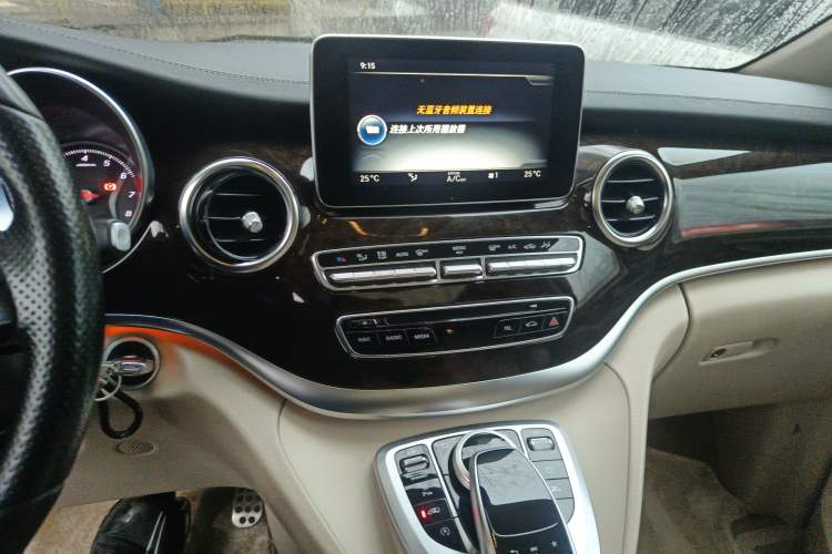 Used Mercedes-Benz V-Class 2017 V 260 L Prestige Extended Edition Audio And AC Panel