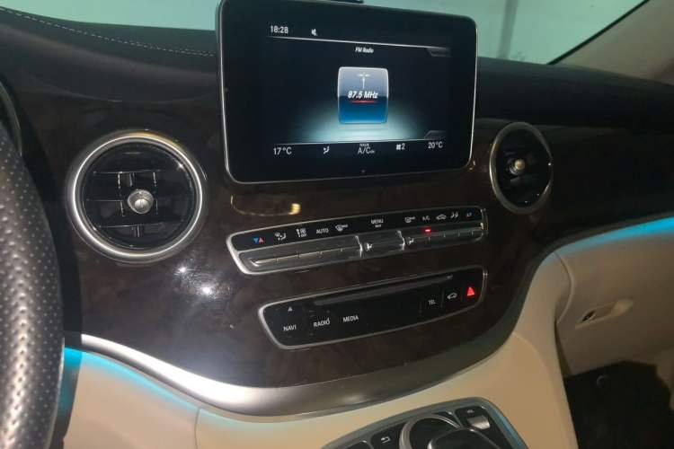Used Mercedes-Benz V-Class 2017 V 260 Prestige Edition Audio And AC Panel